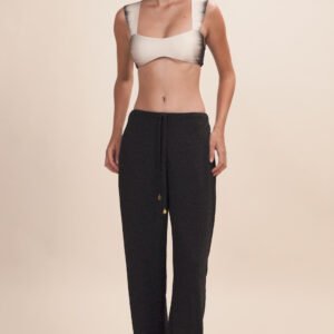 PANTALÓN NEGRO CON DETELLOS TEXTURIZADOS