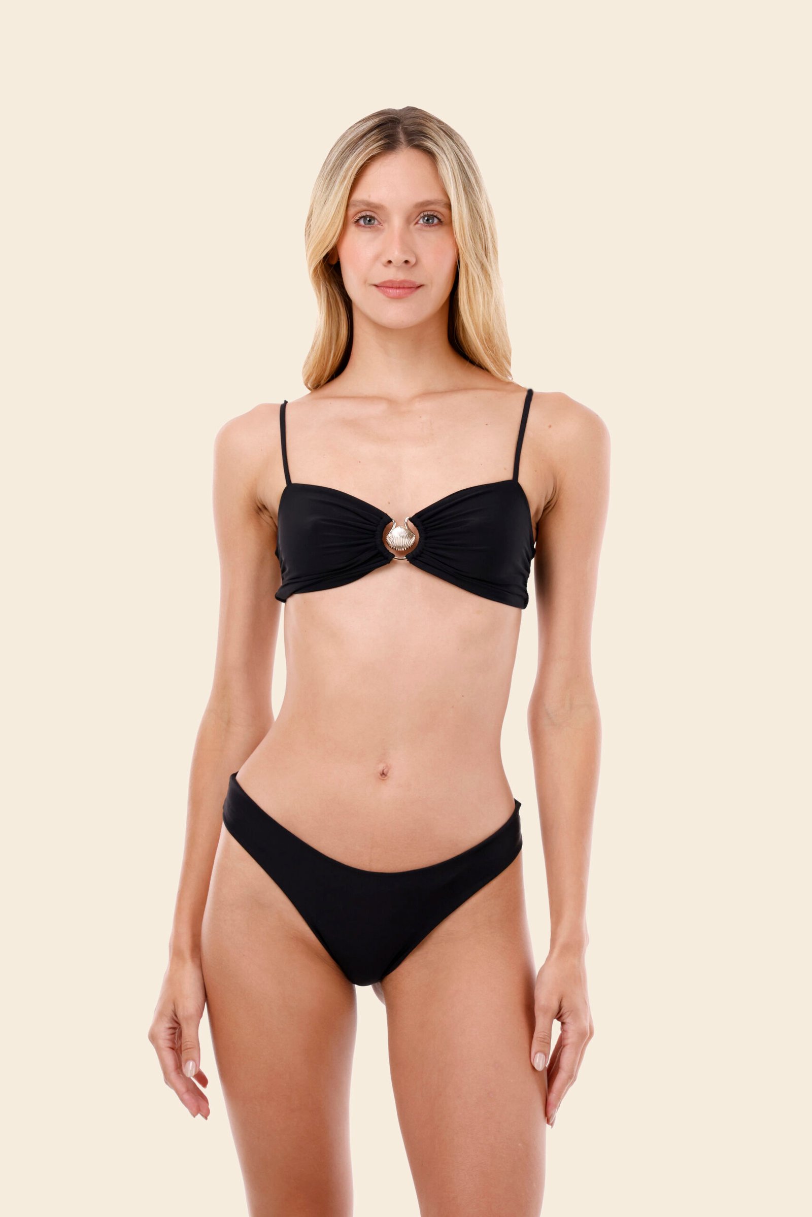 bikini-negro-almeja-central-escote-corazon