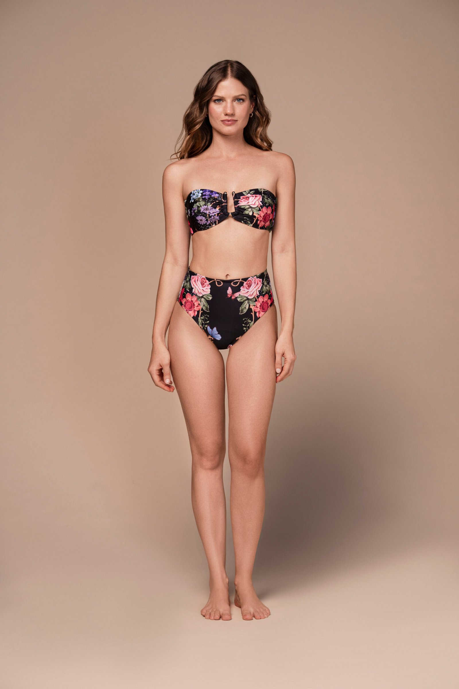bikini-high-waist-bordado-con-aplique-central